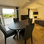 Des Oliviers Villa *